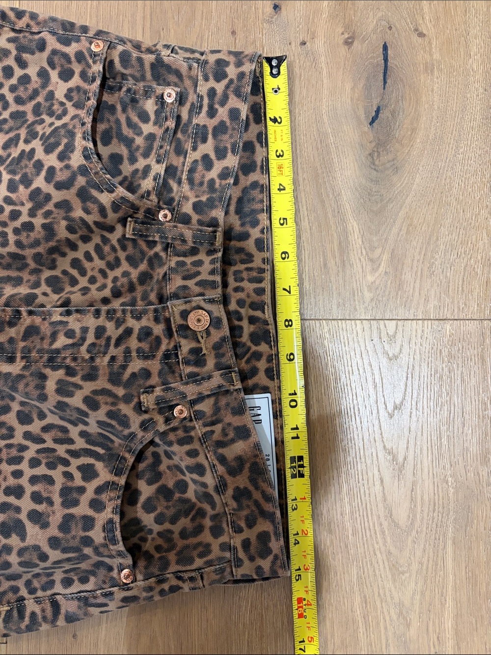 Gap leopard Barrel High Rise - Picture 2 of 5